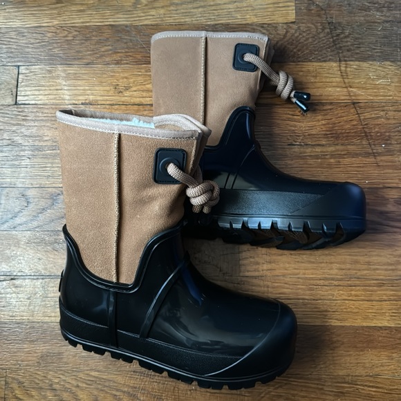 Ugg Raincloud Waterproof Boots - Picture 7 of 11